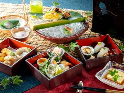納涼三段弁当