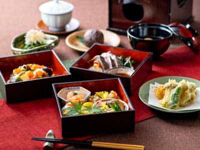 秋の味覚三段弁当