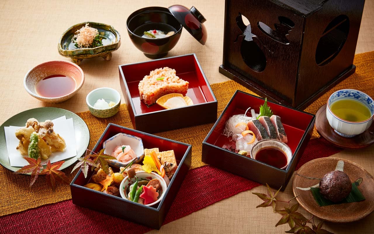 秋の味覚三段弁当