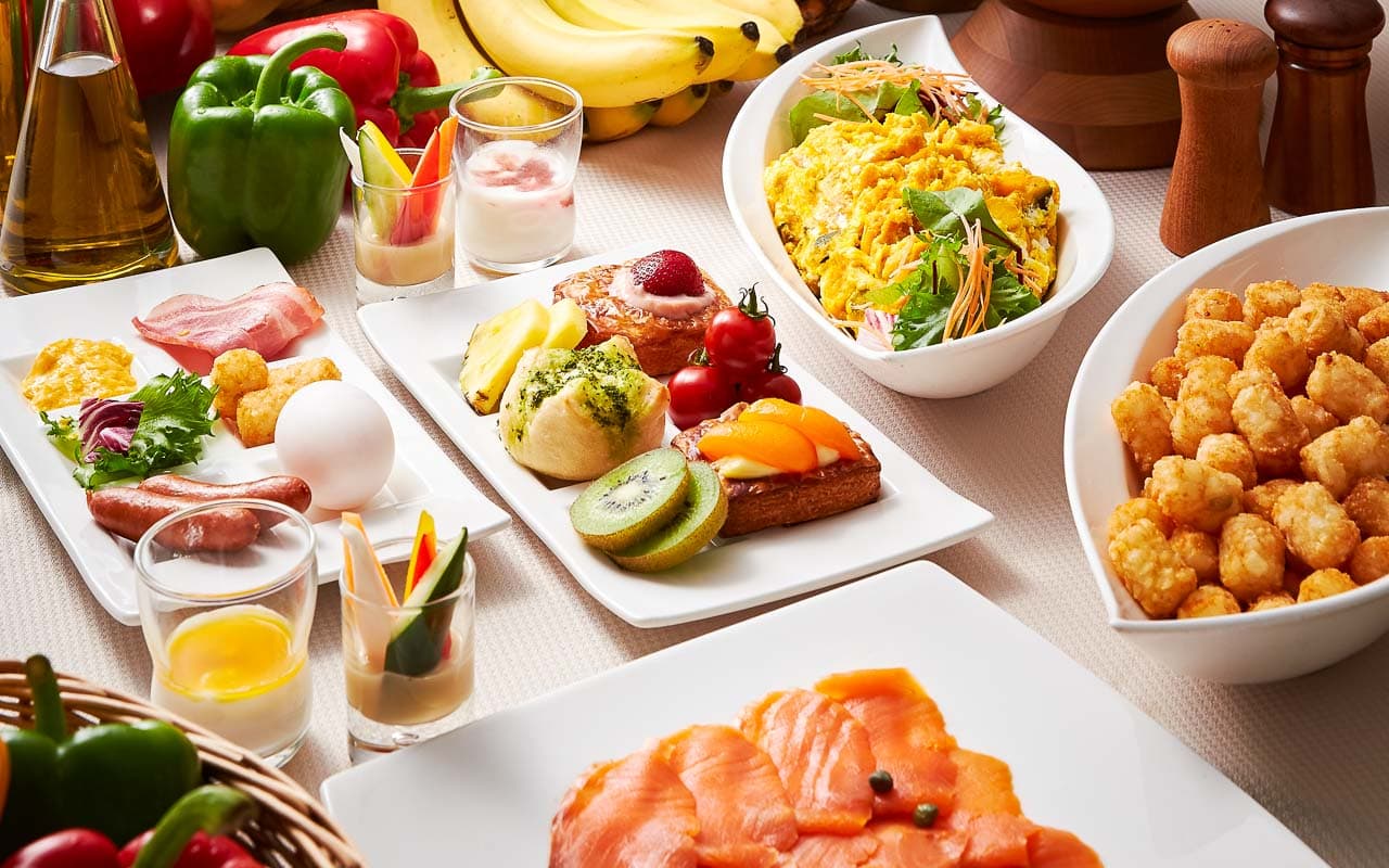カフェレストラン「セリーナ」の朝食ブッフェ / Breakfast Buffet at Hotel Nikko Osaka