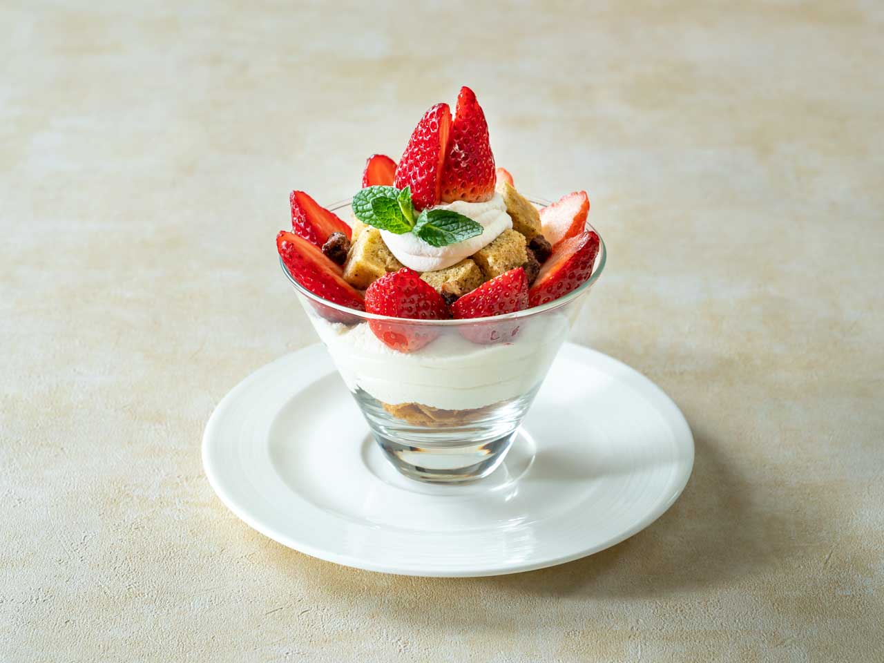 チャイニーズ苺パフェ ミニ