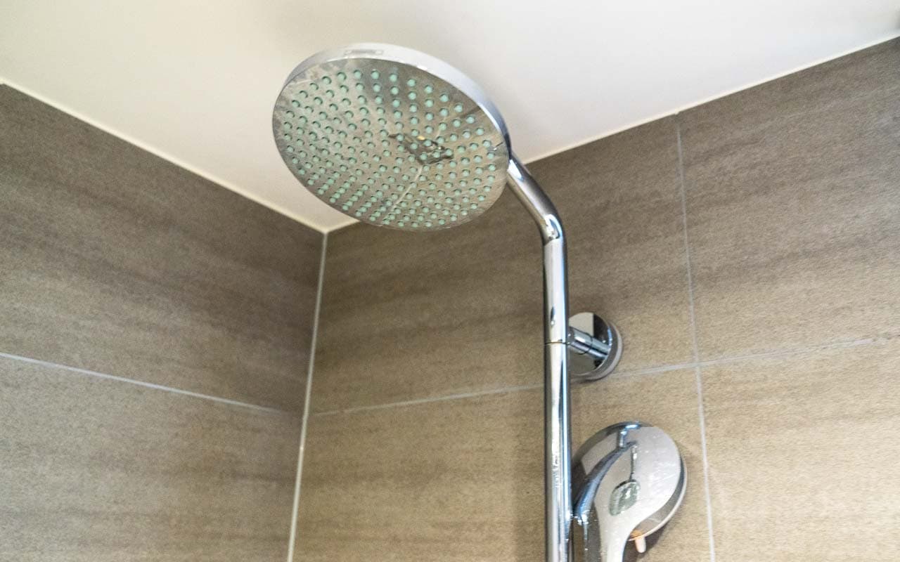 可動式アームシャワーヘッド