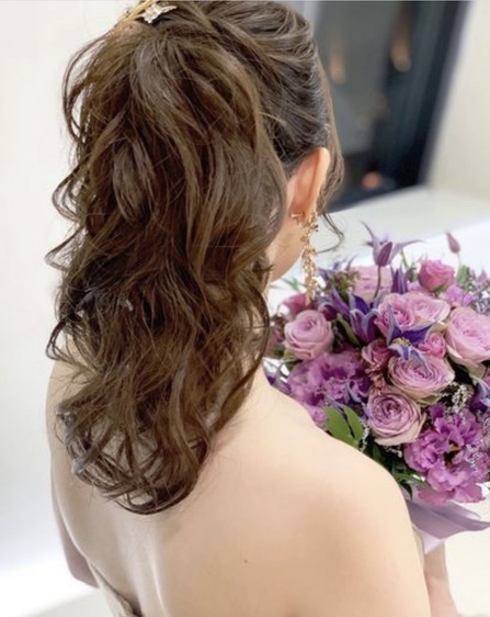 結婚式　ヘアスタイル　ポニーテール　花嫁ヘアスタイル　ハイポニー