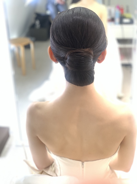 結婚式　花嫁　ヘアスタイル　シニヨンヘア　