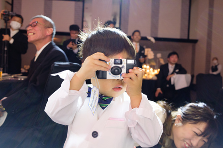 結婚式　写真　インスタントカメラ　チェキ　お子様カメラマン