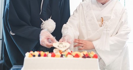 大阪　結婚式　ウエディングケーキ　演出　ケーキトッピング