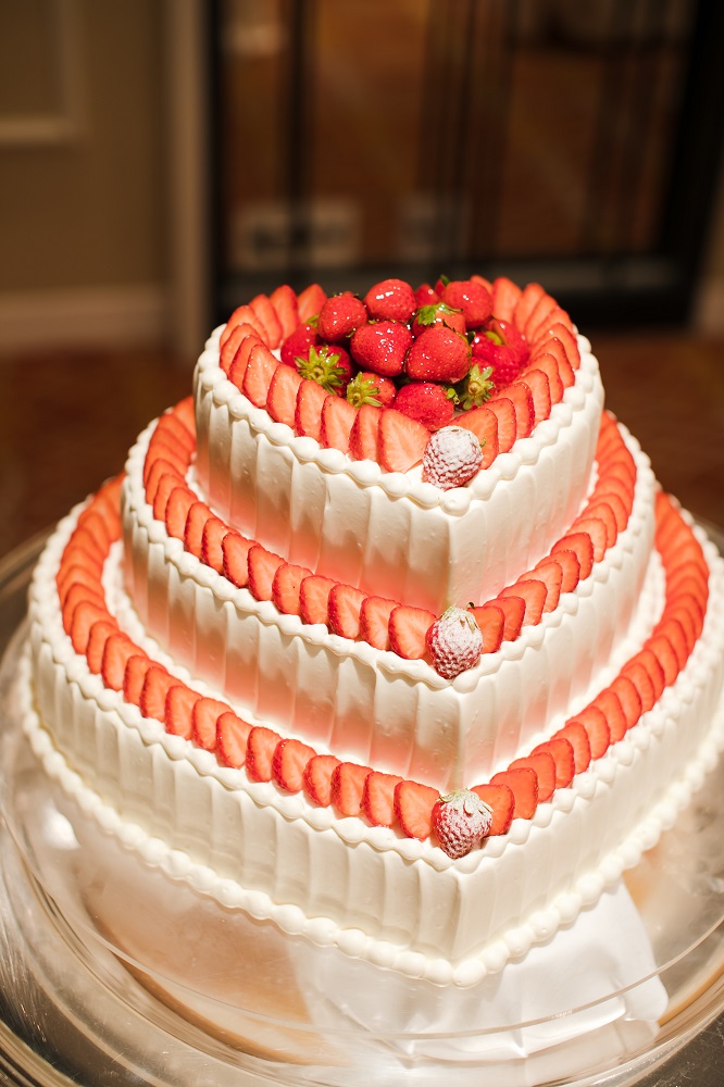 【人気No.1！】ベリーを使ったウエディングケーキ☆｜プランナーブログ｜大阪のホテルウエディング・結婚式｜ホテル日航大阪｜hotel