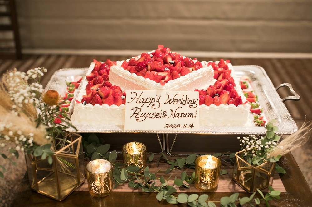 人気No.1！】ベリーを使ったウエディングケーキ☆｜プランナー