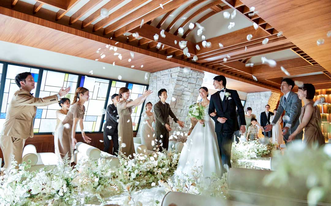 ホテル日航大阪ウエディング チャペルリガーレでの結婚式 フラワーシャワーイメージ